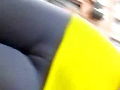Черно момче отпечата шоколадово дупе в порно стари студентско общежитие