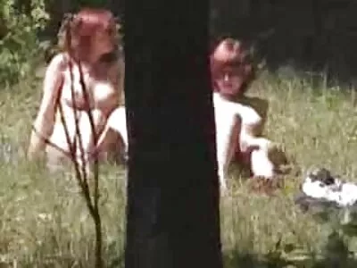 Младо момиче прецакано стари млади порно на дивана