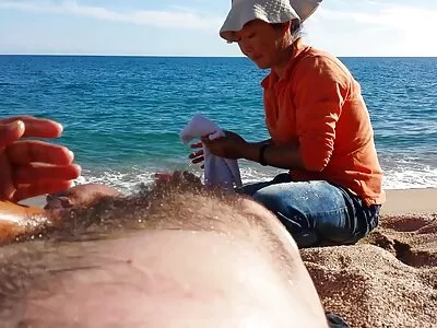 Брат на черен геймър тайно прецака най -добрия си приятел по време порно млади стари на пързалка
